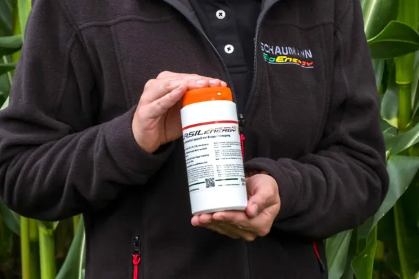 Can in hand Can in hand